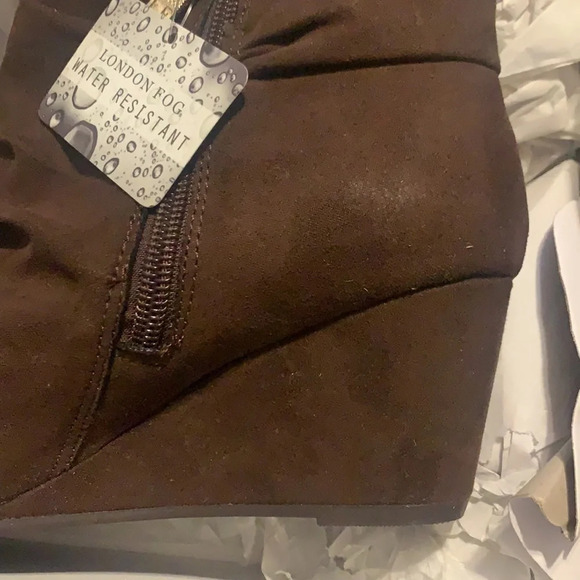 London Fog Jules Wedge Ankle Boots Rouched Strappy Buckle Brown 6 1/2 Faux Suede - Picture 5 of 6